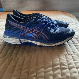 ASICS women’s running shoe